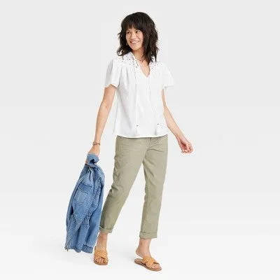 Open Box - Women's Short Sleeve V-Neck Woven Eyelet Top - Knox Rose